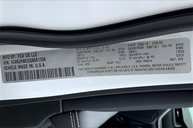 2025 JEEP GRAND CHEROKEE - Image 13