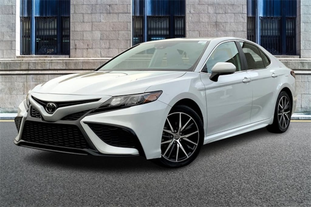 Used 2023 Toyota Camry SE Sedan