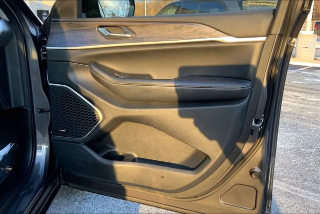 2023 JEEP GRAND CHEROKEE L - Image 23