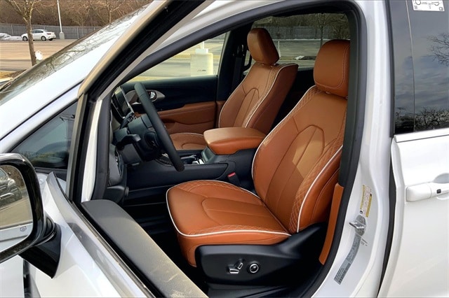 2026 CHRYSLER PACIFICA - Image 9