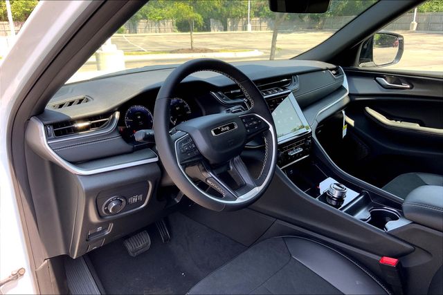 2025 JEEP GRAND CHEROKEE L - Image 8