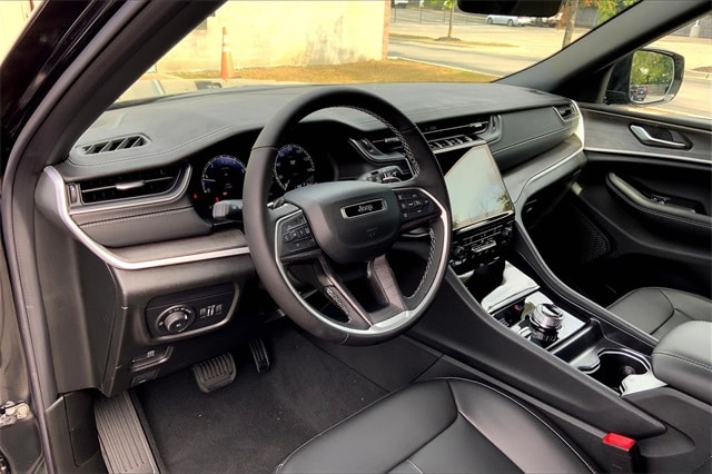 2025 JEEP GRAND CHEROKEE - Image 8