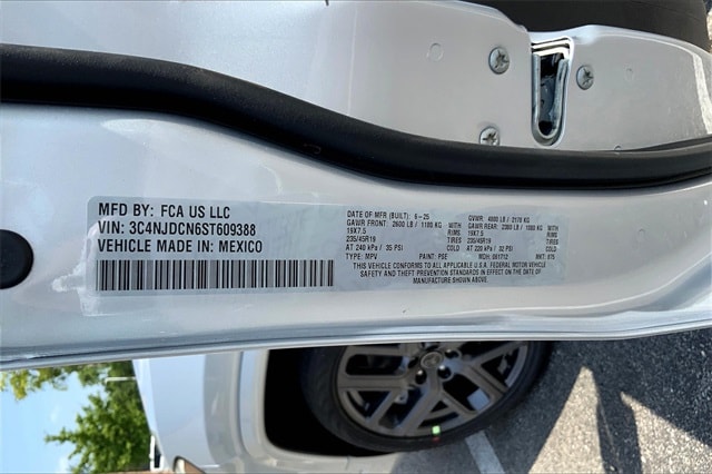 2025 JEEP COMPASS - Image 13