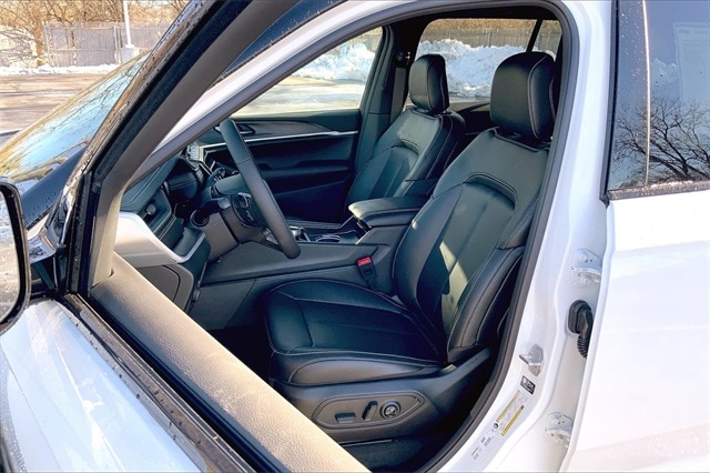 2025 JEEP GRAND CHEROKEE - Image 9