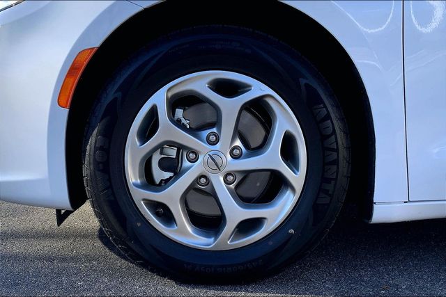 2024 CHRYSLER PACIFICA - Image 9