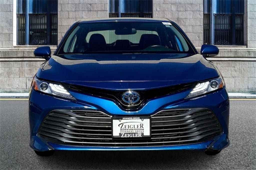 Used 2020 Toyota Camry Hybrid XLE Sedan