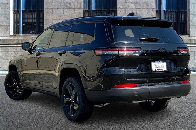 2025 Jeep Grand Cherokee Altitude X photo 3