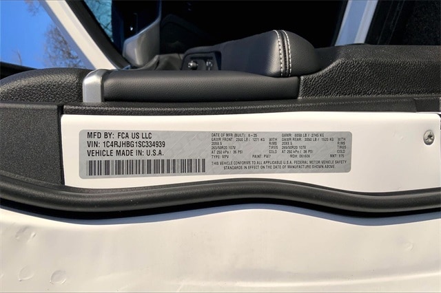 2025 JEEP GRAND CHEROKEE - Image 13