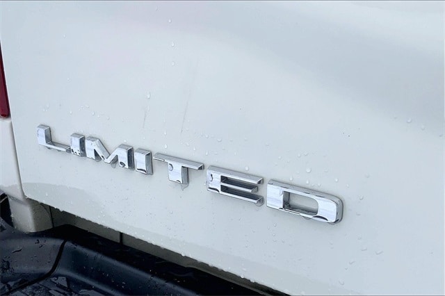 2023 RAM 3500 - Image 8