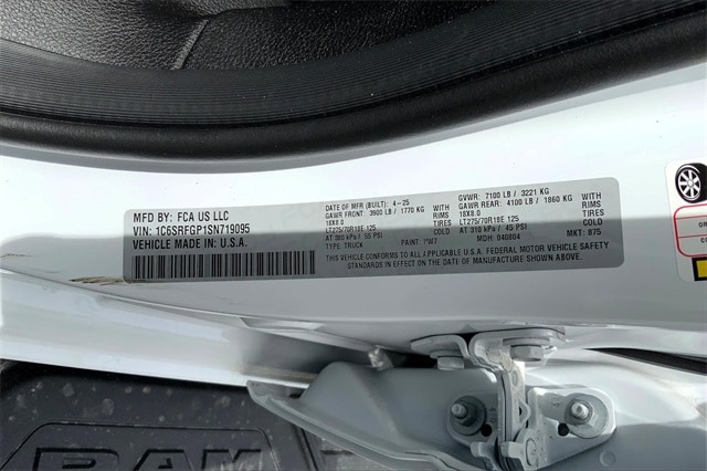 2025 RAM 1500 - Image 13