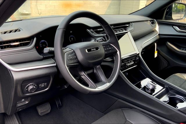 2025 JEEP GRAND CHEROKEE L - Image 8