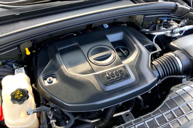 2022 JEEP GRAND CHEROKEE - Image 32