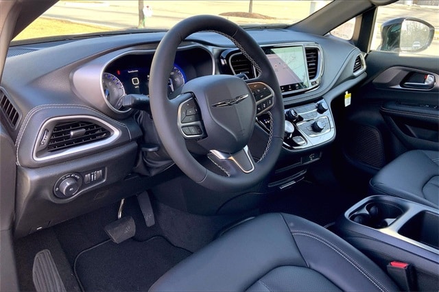 2026 CHRYSLER PACIFICA - Image 8