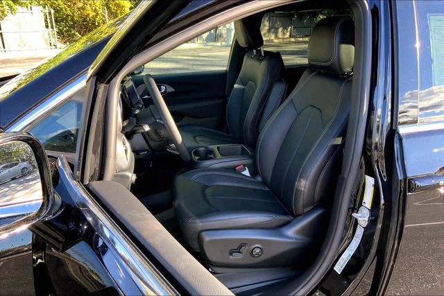 2026 CHRYSLER PACIFICA - Image 9