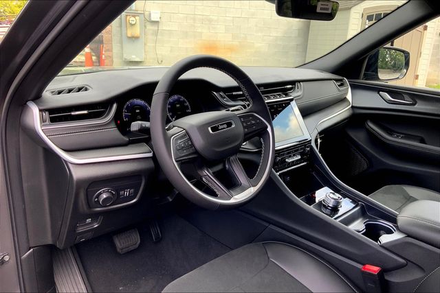 2025 JEEP GRAND CHEROKEE - Image 8