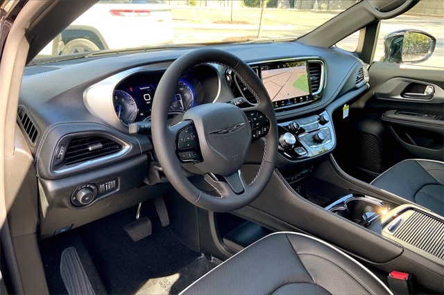 2026 CHRYSLER PACIFICA - Image 8