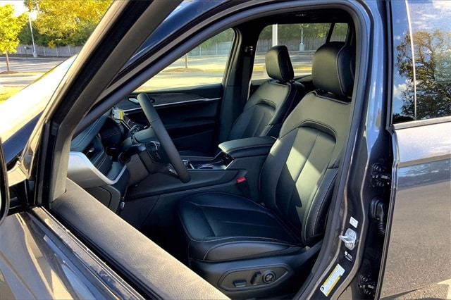 2025 JEEP GRAND CHEROKEE - Image 9