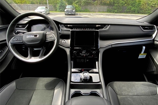 2025 JEEP GRAND CHEROKEE L - Image 5