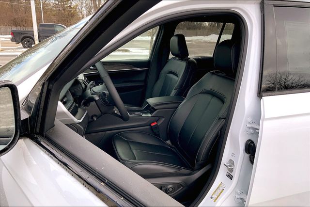 2025 JEEP GRAND CHEROKEE - Image 9