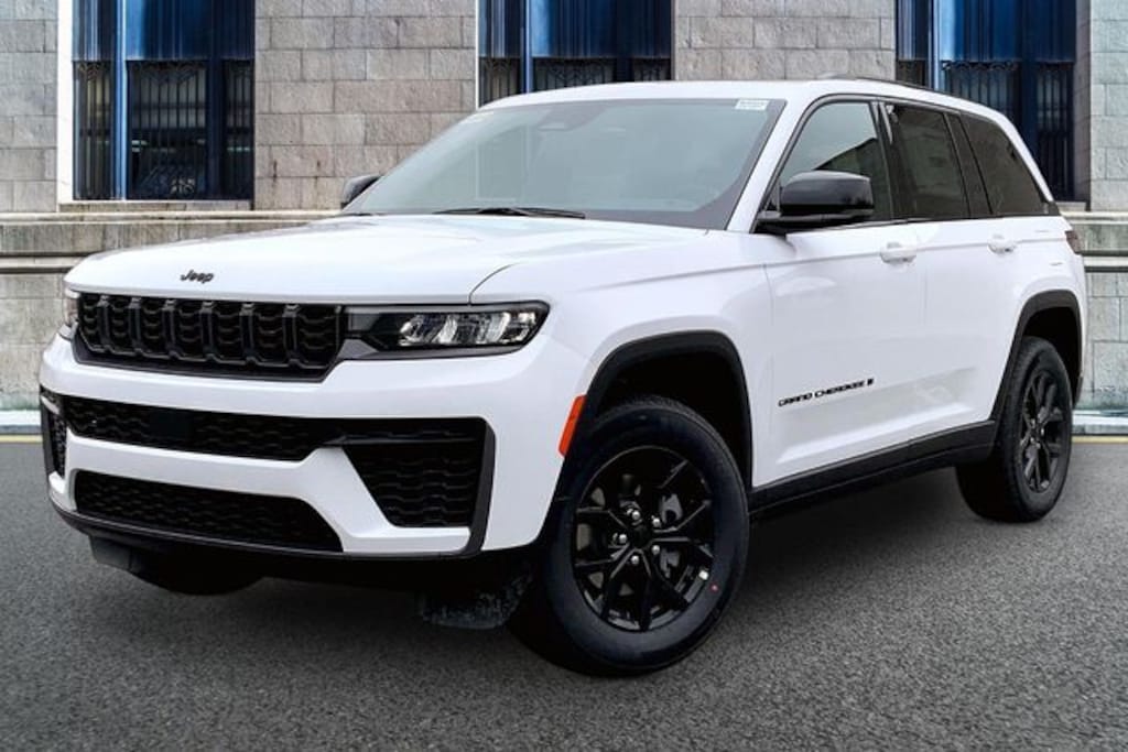New 2026 Jeep Grand Cherokee Laredo Sport Utility