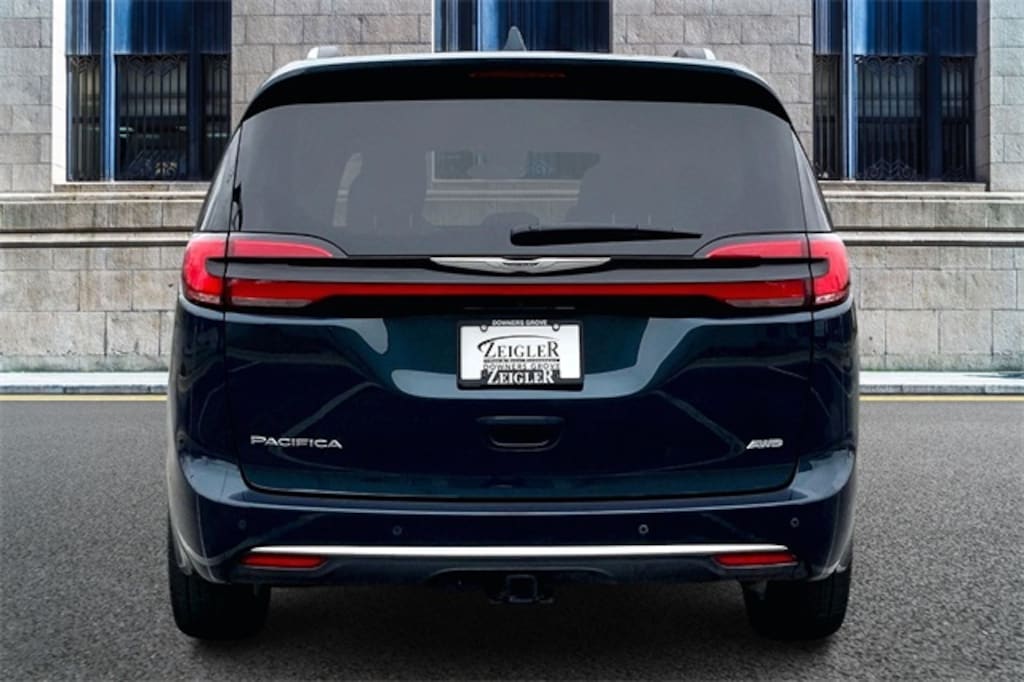 Used 2022 Chrysler Pacifica Pinnacle Van Passenger Van