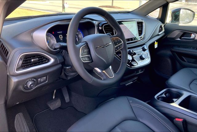 2026 CHRYSLER PACIFICA - Image 8