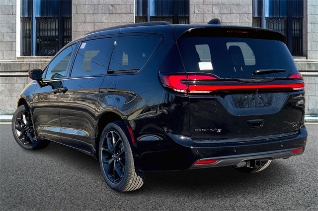 2026 CHRYSLER PACIFICA - Image 3