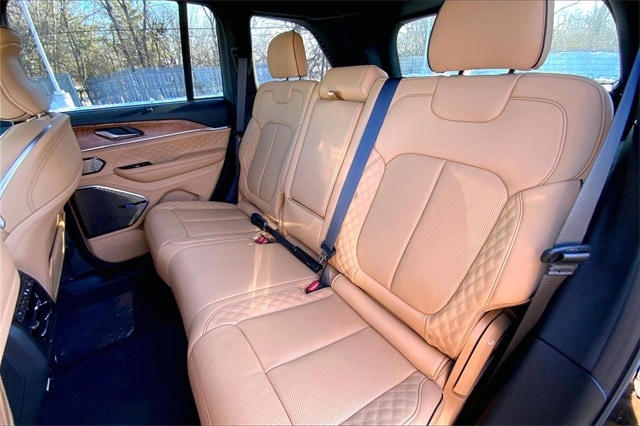 2025 JEEP GRAND CHEROKEE - Image 10