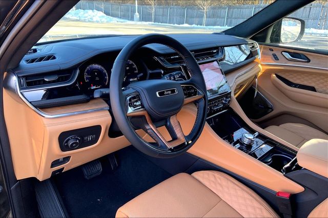 2025 JEEP GRAND CHEROKEE - Image 8