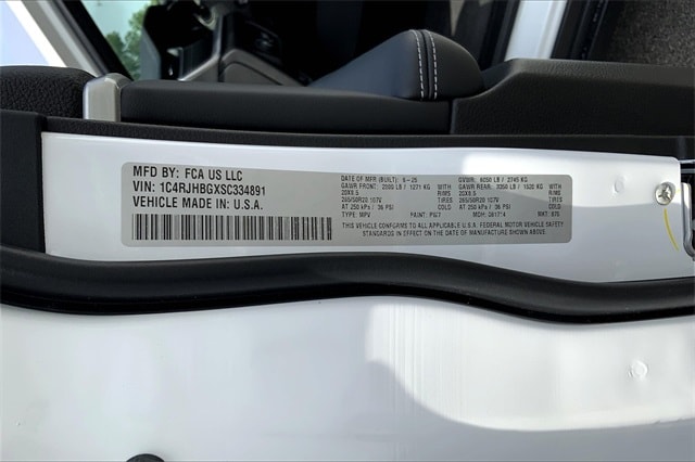 2025 JEEP GRAND CHEROKEE - Image 13