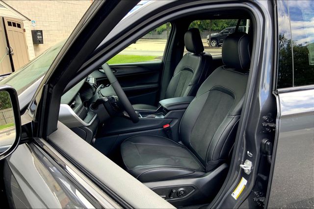 2025 JEEP GRAND CHEROKEE - Image 9