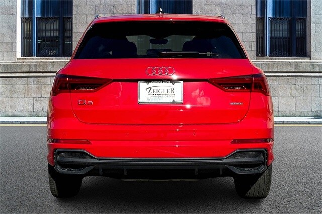 2023 Audi Q3 45 TFSI S line Premium photo 4