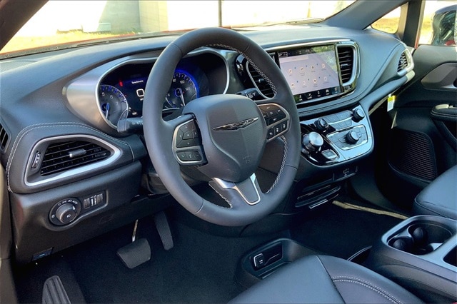 2026 CHRYSLER PACIFICA - Image 8