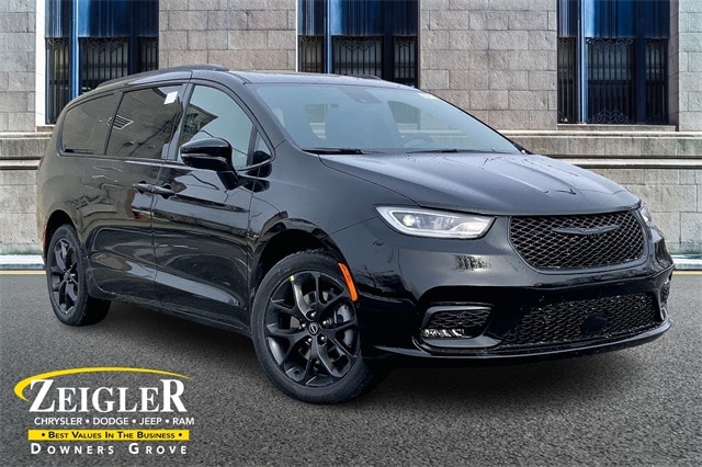 2026 Chrysler Pacifica Limited's photo