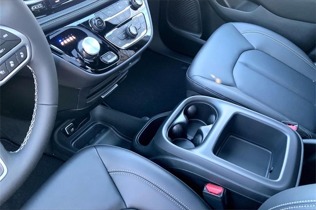 2026 CHRYSLER PACIFICA - Image 7