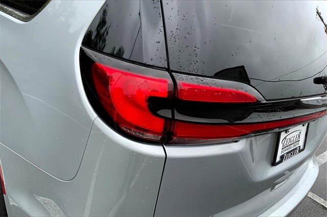 2023 CHRYSLER PACIFICA - Image 28