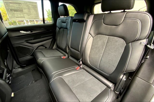 2025 JEEP GRAND CHEROKEE - Image 10