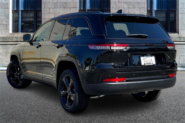 2025 JEEP GRAND CHEROKEE - Image 3
