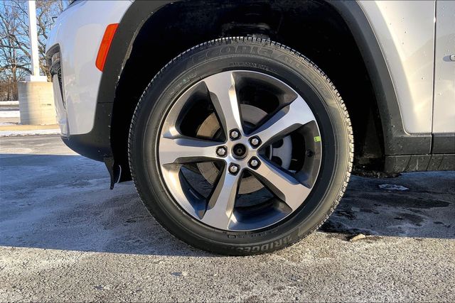 2026 JEEP GRAND CHEROKEE - Image 12