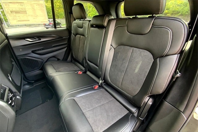 2025 JEEP GRAND CHEROKEE - Image 10