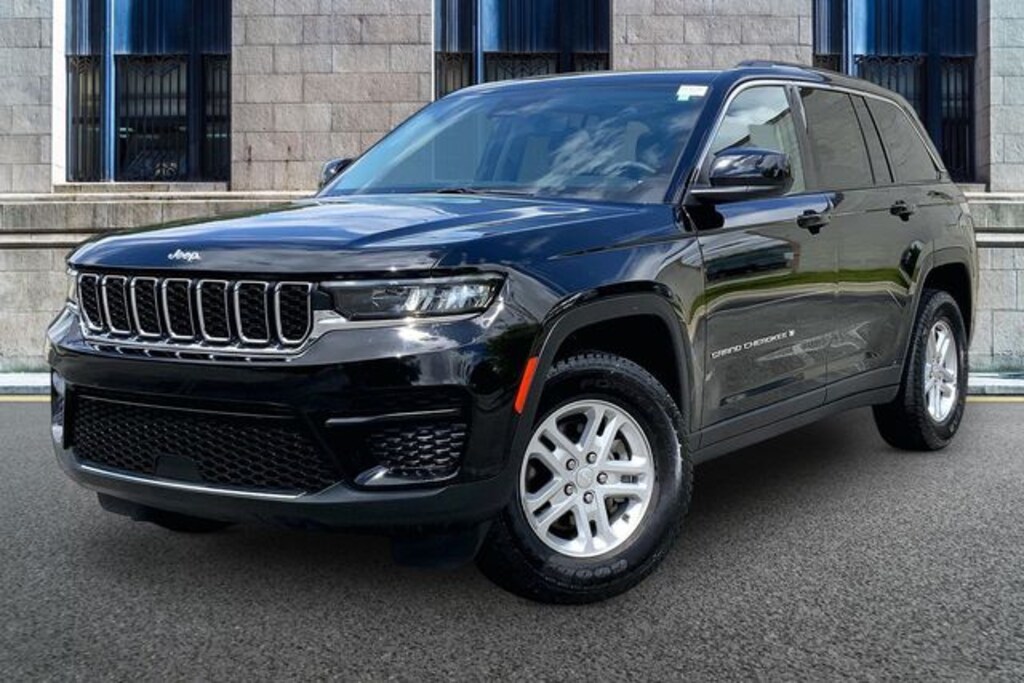 Used 2023 Jeep Grand Cherokee Laredo SUV