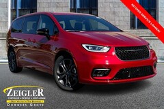 2026 Chrysler Pacifica Select Passenger Van