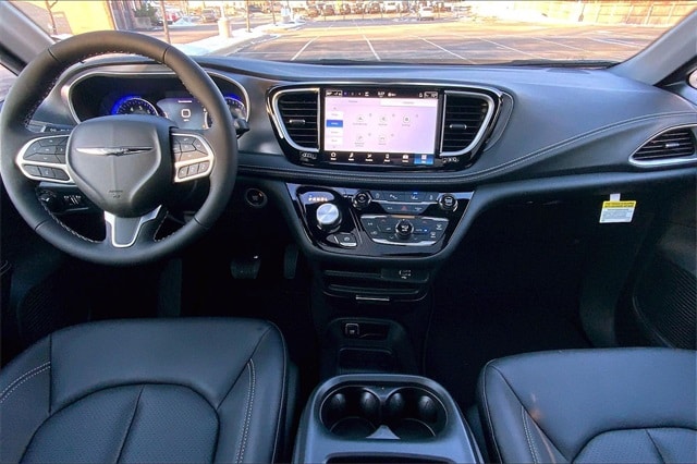 2026 CHRYSLER PACIFICA - Image 5