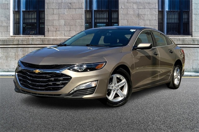 Used 2023 Chevrolet Malibu 1LT with VIN 1G1ZD5ST6PF244607 for sale in Downers Grove, IL