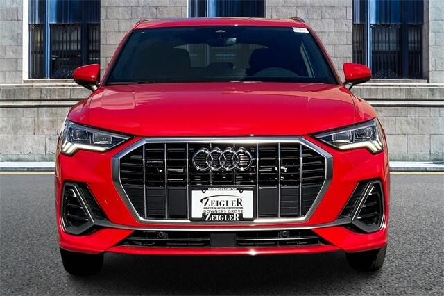 2023 Audi Q3 45 TFSI S line Premium photo 3