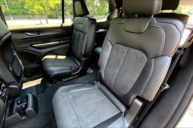 2025 JEEP GRAND CHEROKEE L - Image 10