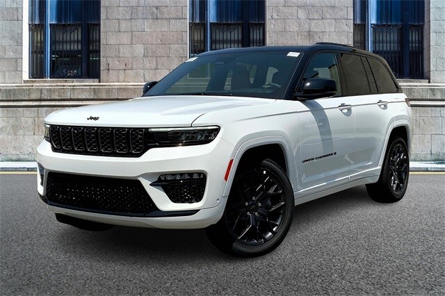 2025 Jeep Grand Cherokee Summit Reserve photo 2