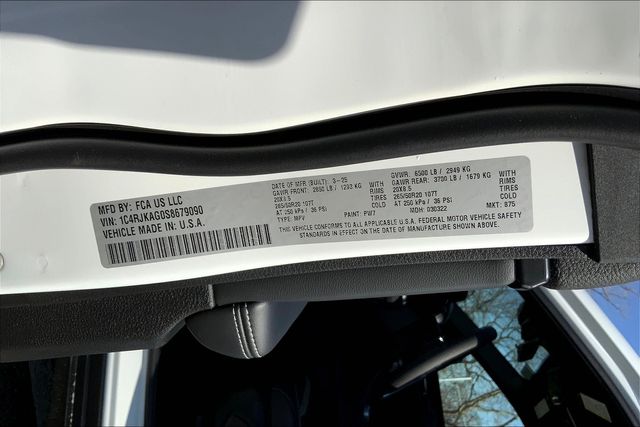 2025 JEEP GRAND CHEROKEE L - Image 13