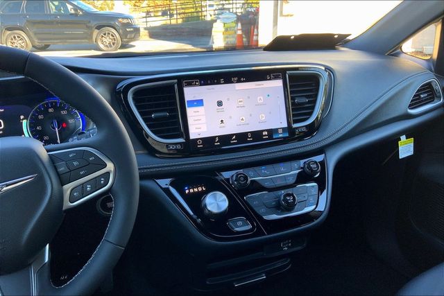 2026 CHRYSLER PACIFICA - Image 6