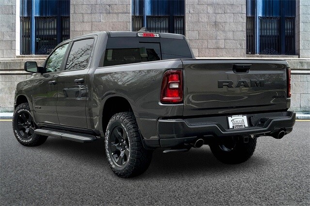 2025 Ram 1500 Tradesman photo 3